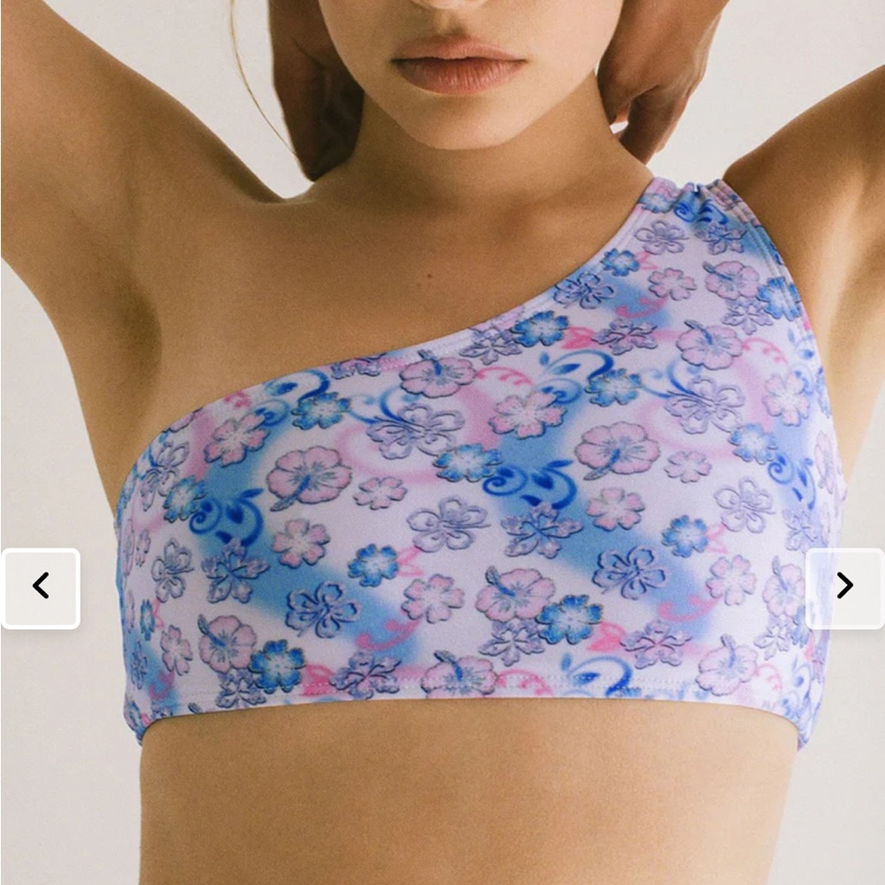 NWT- Frankie's Bikini Barb One Shoulder atop